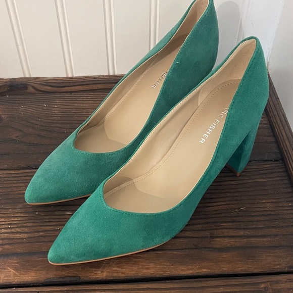 New Marc Fisher Green Suede Caitlin Pumps - Picture 1 of 7